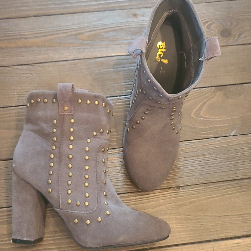 Etc! Heel ankle booties, Size L8/9,  gray color